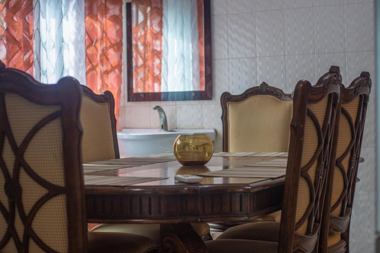 Afranasa Inn Тема Екстериор снимка