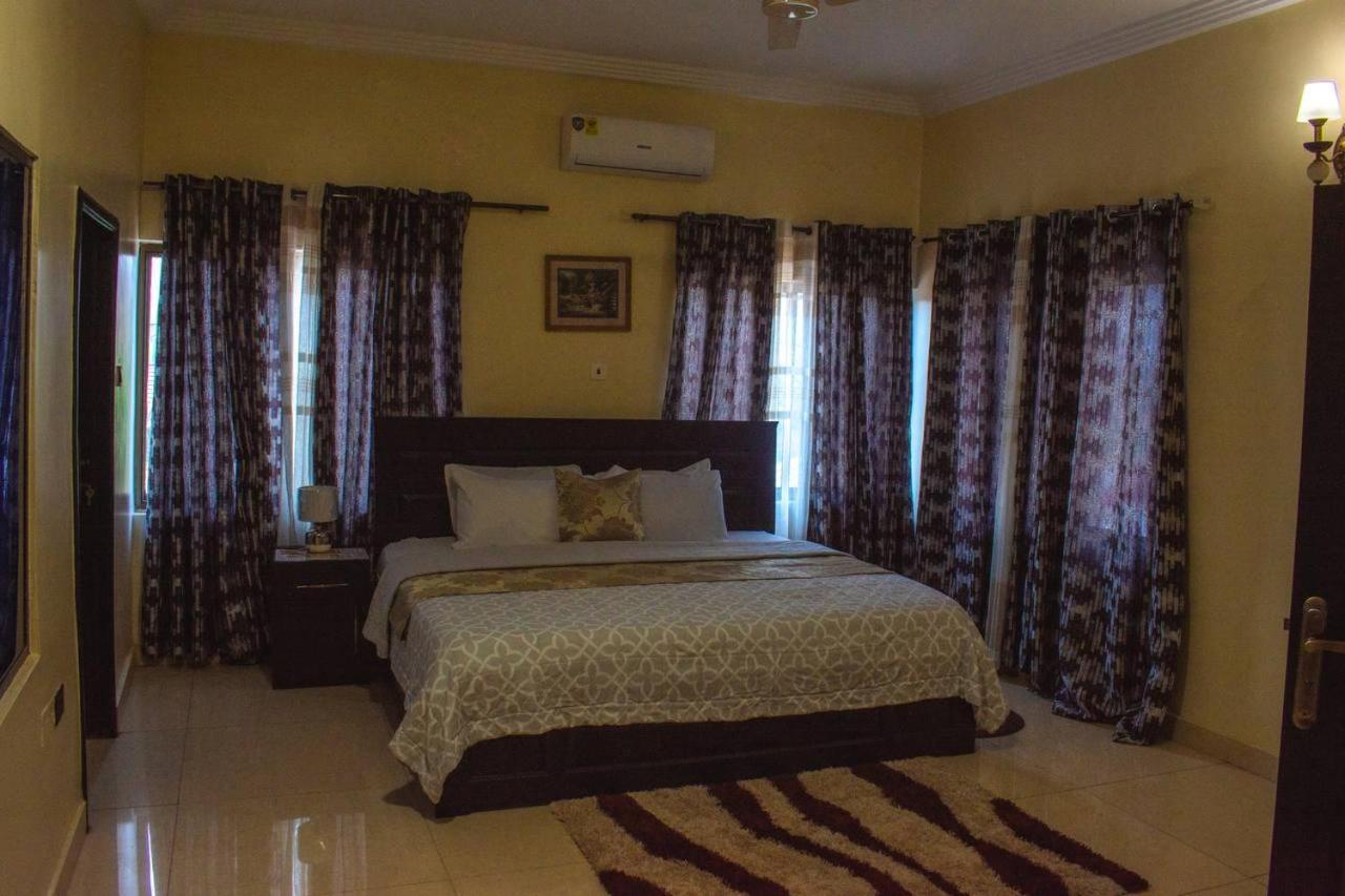 Afranasa Inn Тема Екстериор снимка
