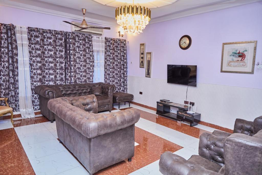 Afranasa Inn Тема Екстериор снимка