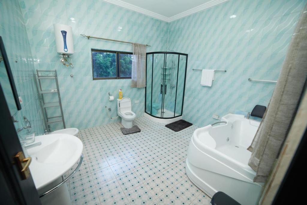 Afranasa Inn Тема Екстериор снимка