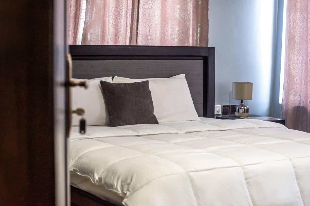 Afranasa Inn Тема Екстериор снимка